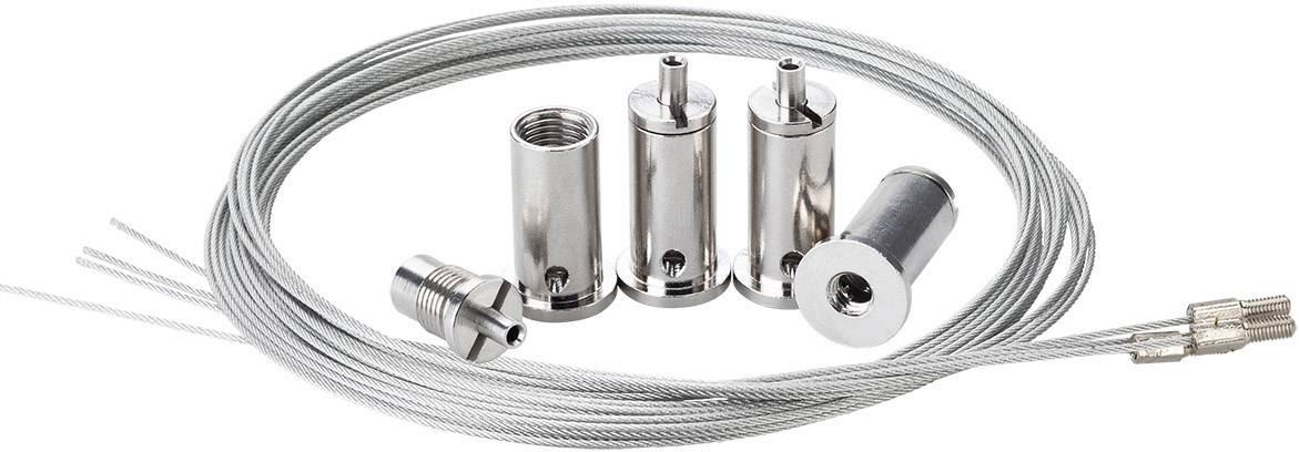 Ein Set aus Metallstücken und langen Kabeln, offenbar Teile eines Aufzugs- oder Seilsystems, auf weißem Hintergrund.