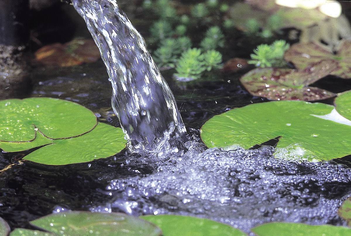 Oase 57377 BioSmart UVC 16000 Durchlauf-Filter mit UVC-Klärgerät 5500 l/h