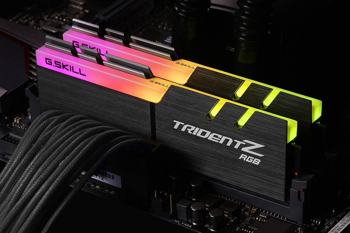 G.Skill TridentZ RGB PC-Arbeitsspeicher Kit DDR4 16 GB 2 x 8 GB Non-ECC 2400 MHz 288pin DIMM CL15-15-15-35 F4-2400C15D-16GTZR