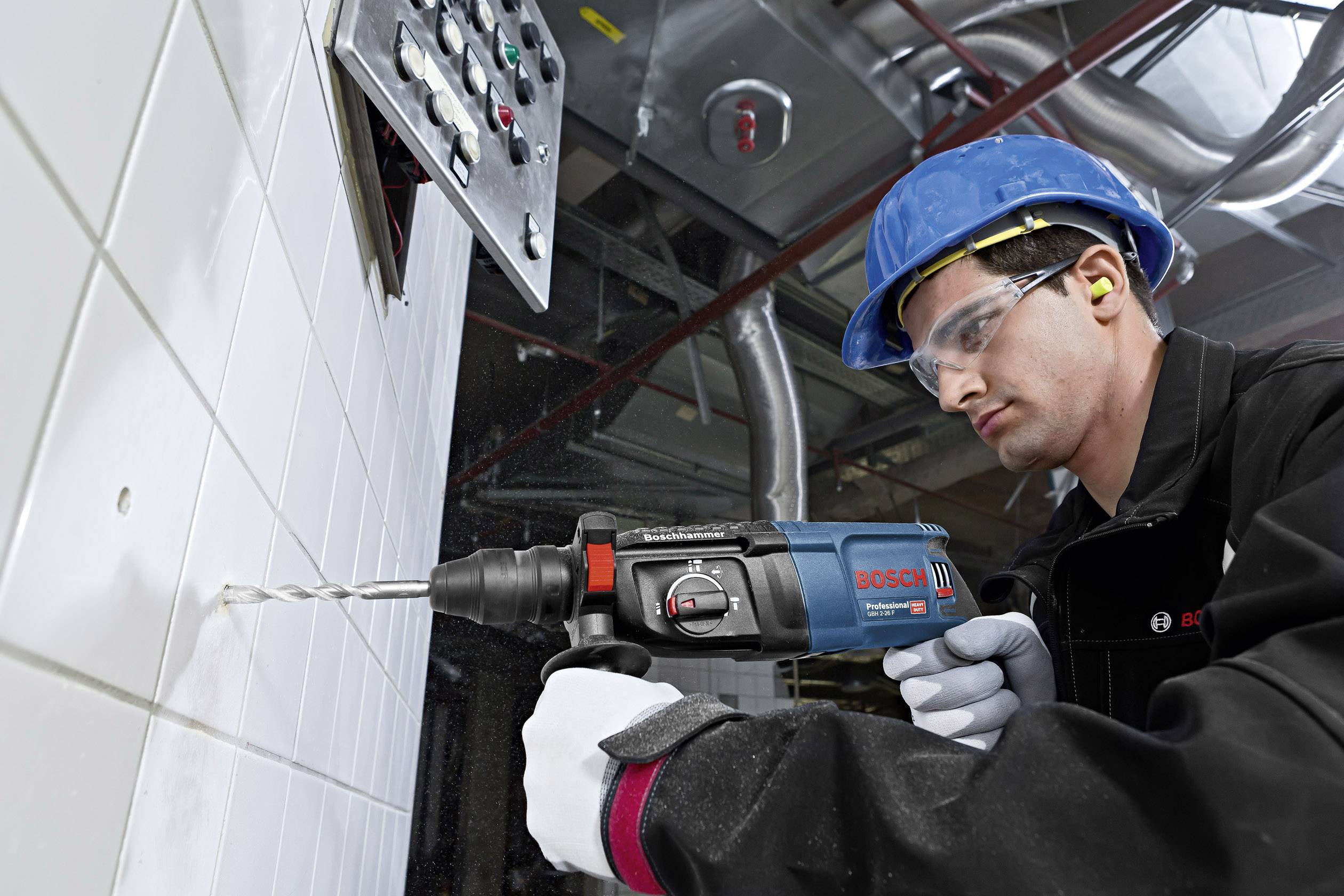 Bosch Professional GBH 2-26 F SDS-Plus-Bohrhammer 830 W mit Zubehör, inkl. Koffer