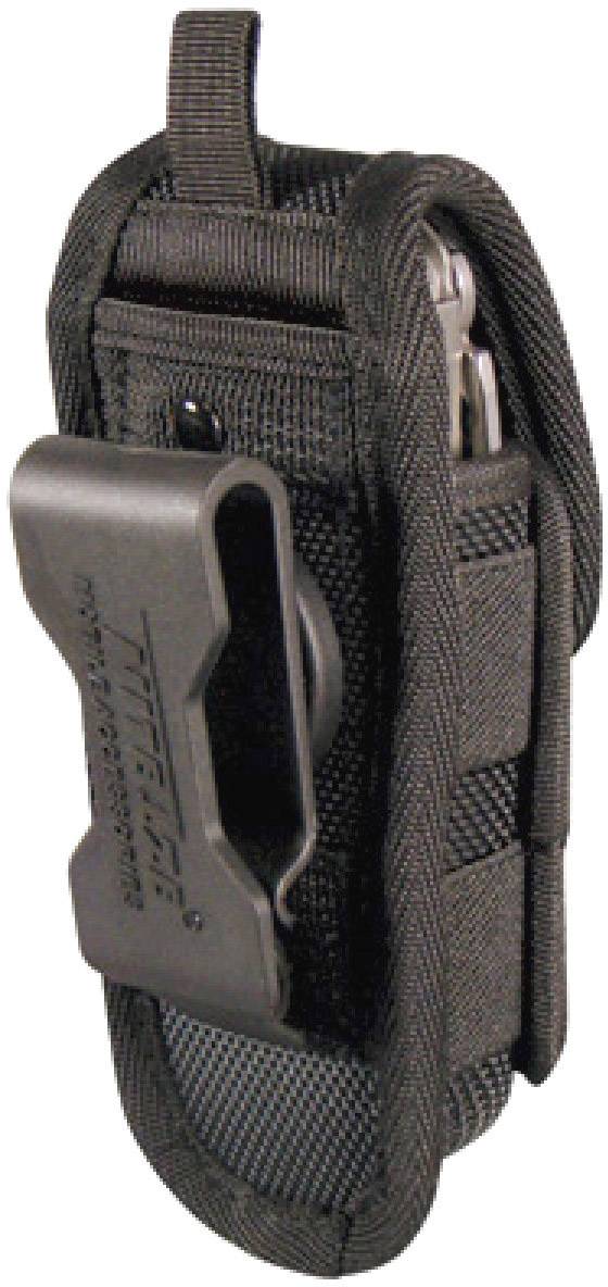 Schwarzes, strukturiertes Etui mit Klappverschluss und hinterem Clip, geeignet für Werkzeuge oder ein Multitool.