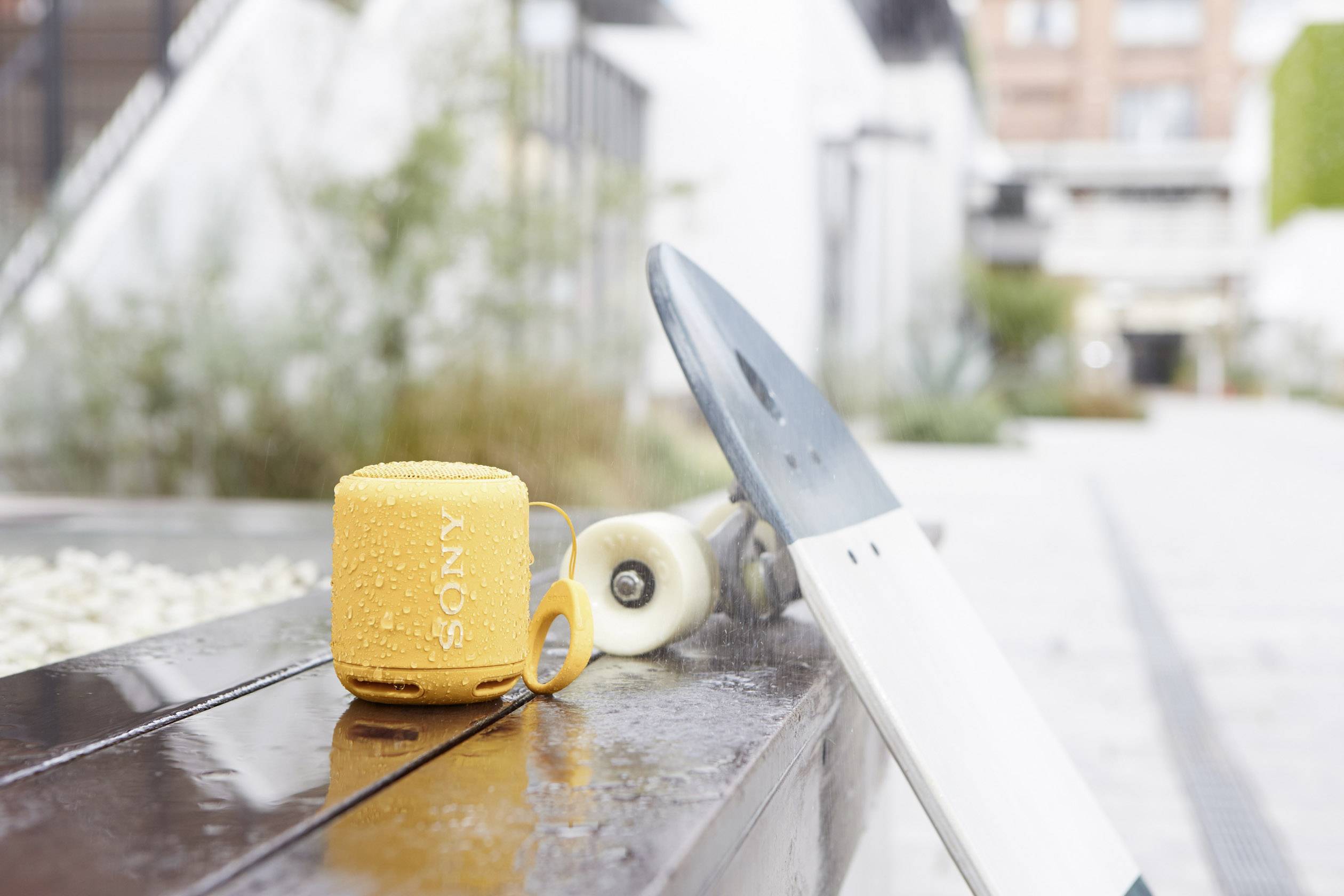 Sony SRS-XB10 Bluetooth® Lautsprecher AUX, spritzwassergeschützt, NFC Gelb