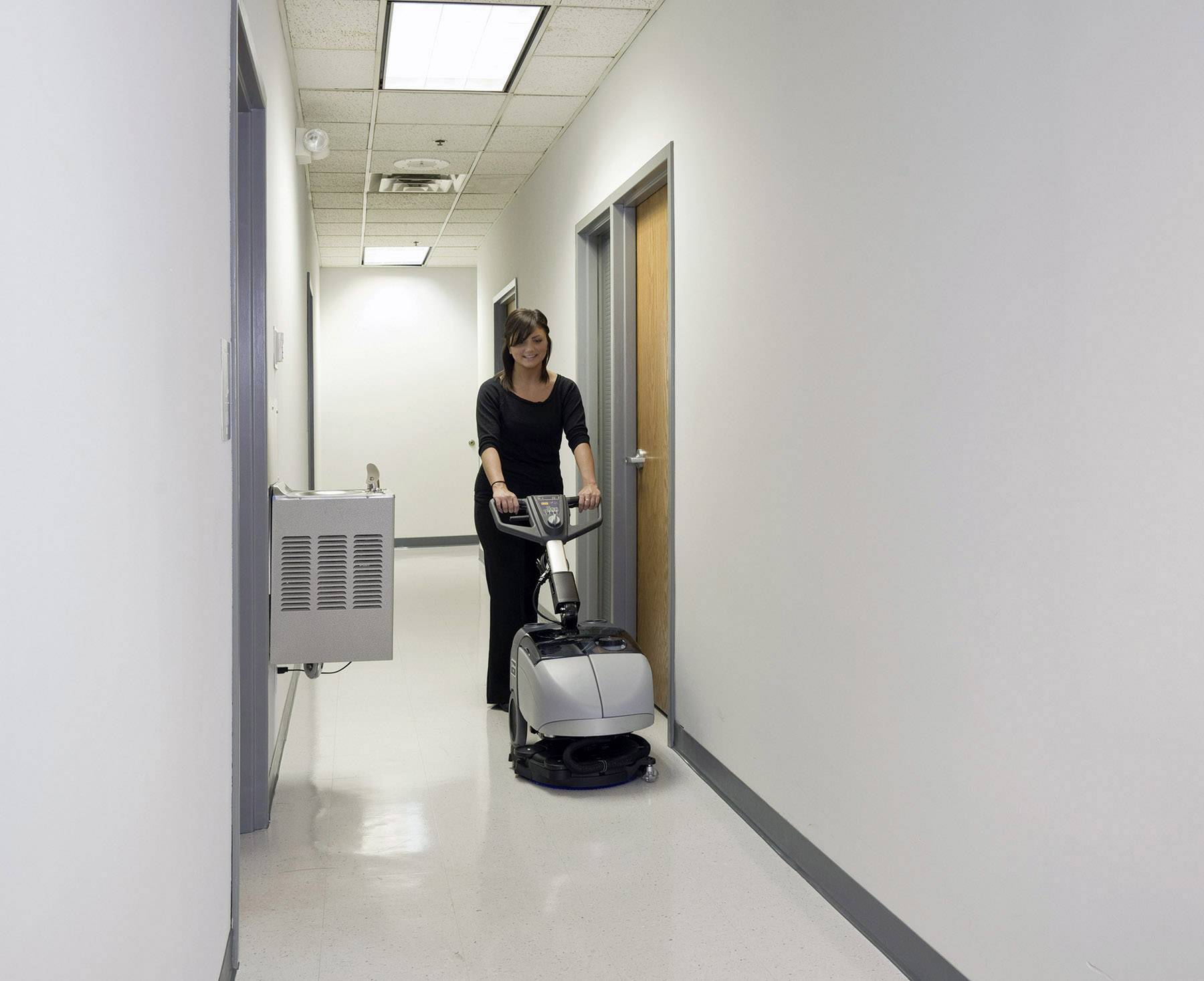 Nilfisk SC351 Nachläufer-Scheuersaugmaschine akkubetrieben 1St.