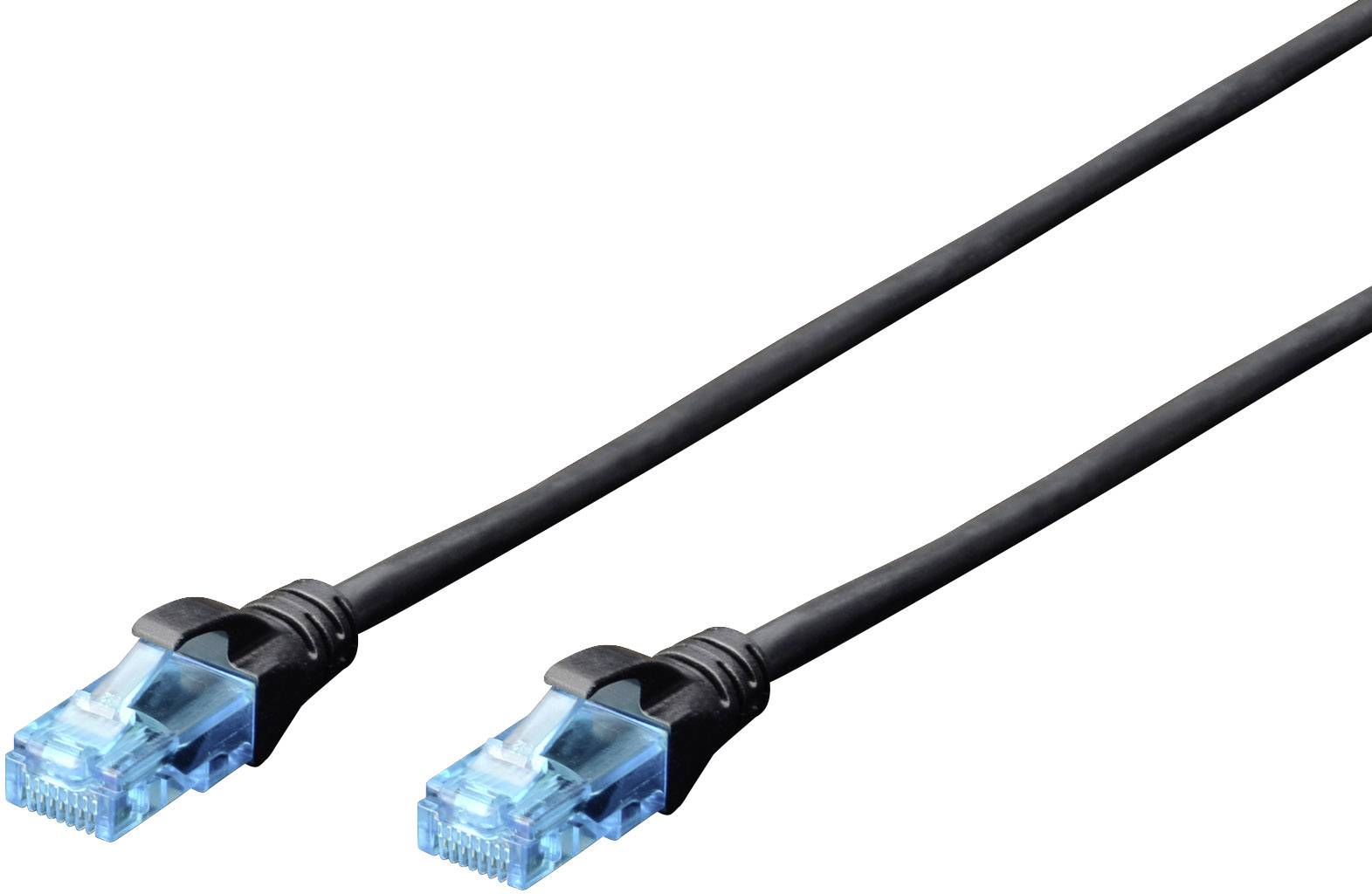 Schwarzes Ethernet-Kabel mit blauen RJ-45-Steckern an beiden Enden, verwendet für Netzwerkverbindungen und Datenübertragung.