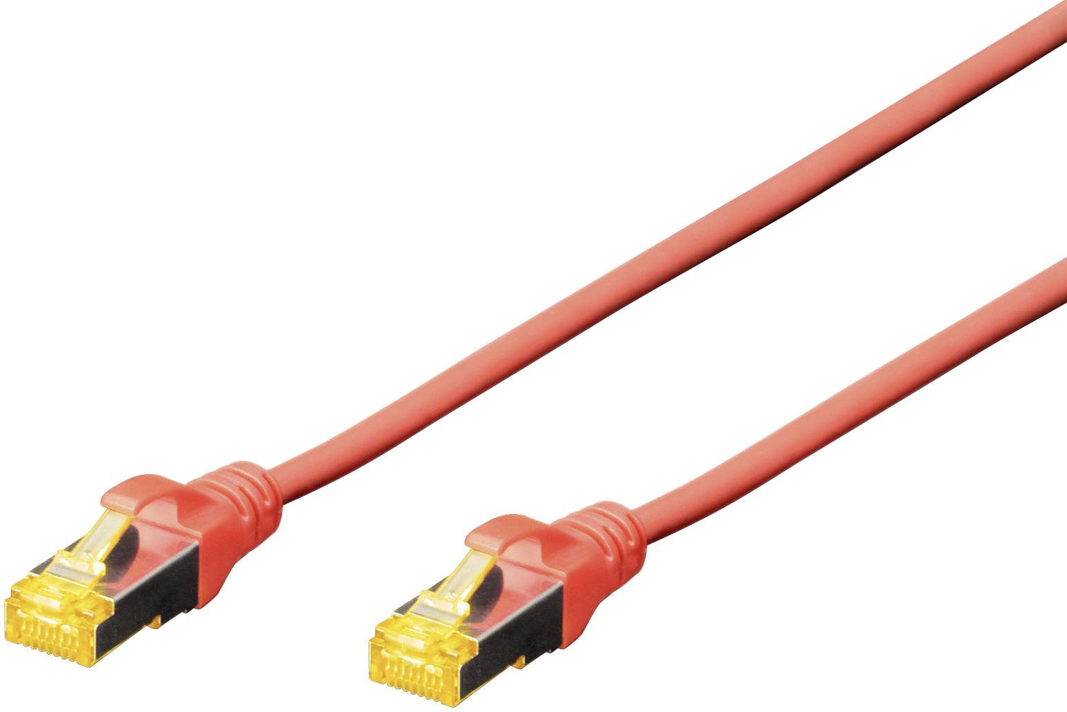 Rotes Netzwerkkabel mit zwei RJ45-Steckern, geeignet für die Verbindung von Computern mit einem Router oder Switch.