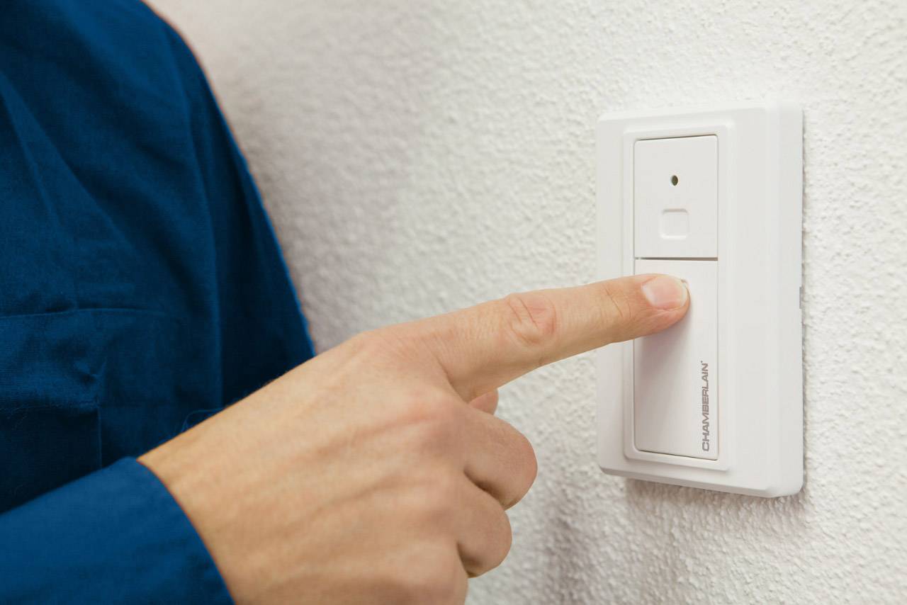 Chamberlain 128REV Funk-Wandsender 433MHz Aufputz