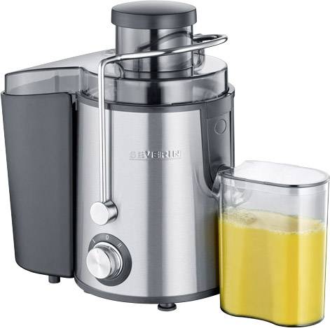 Entsafter aus Edelstahl und schwarzem Kunststoff mit angeschlossener Saftbehälter, gefüllt mit frisch gepresstem Orangensaft.