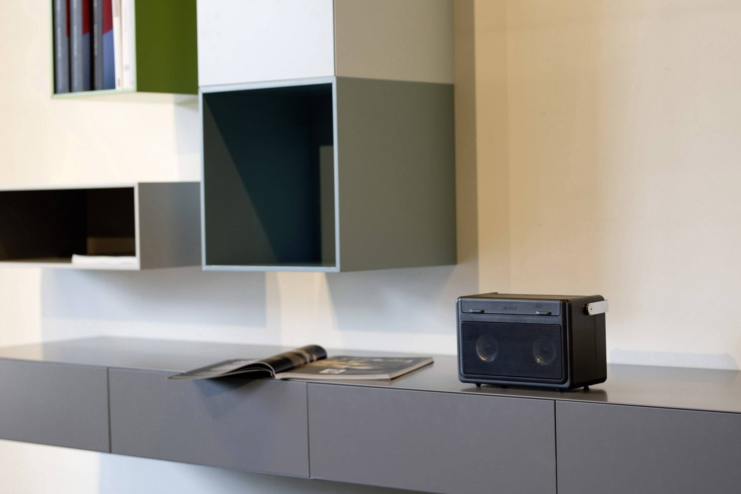 Audisse Shirudo Internet Baustellenradio DAB+, UKW Bluetooth®, Internetradio, USB, AUX Akku-Ladefunktion, Freisprechfunktion