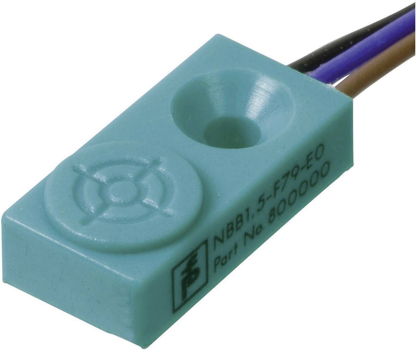 Ein rechteckiger, türkisfarbener Sensor mit rundem Sensorfeld und angeschlossenen Kabeln. Modellnummer 'NBB1.5-F79-E0' deutlich sichtbar.
