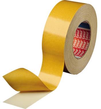Eine Rolle gelbes Klebeband mit teilweise abgewickeltem Streifen.