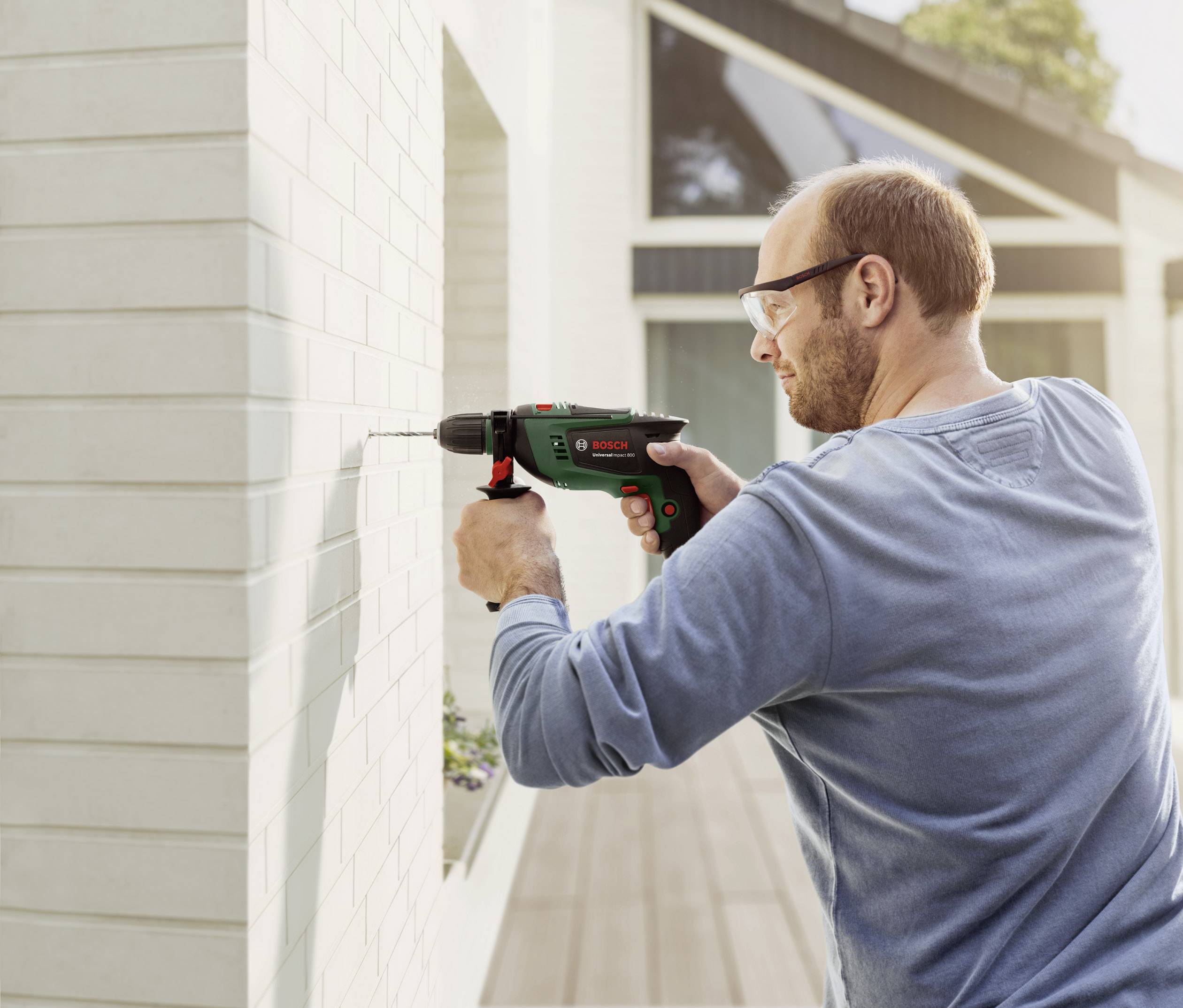 Bosch Home and Garden Universal Impact 800 1-Gang-Schlagbohrmaschine 800W inkl. Koffer