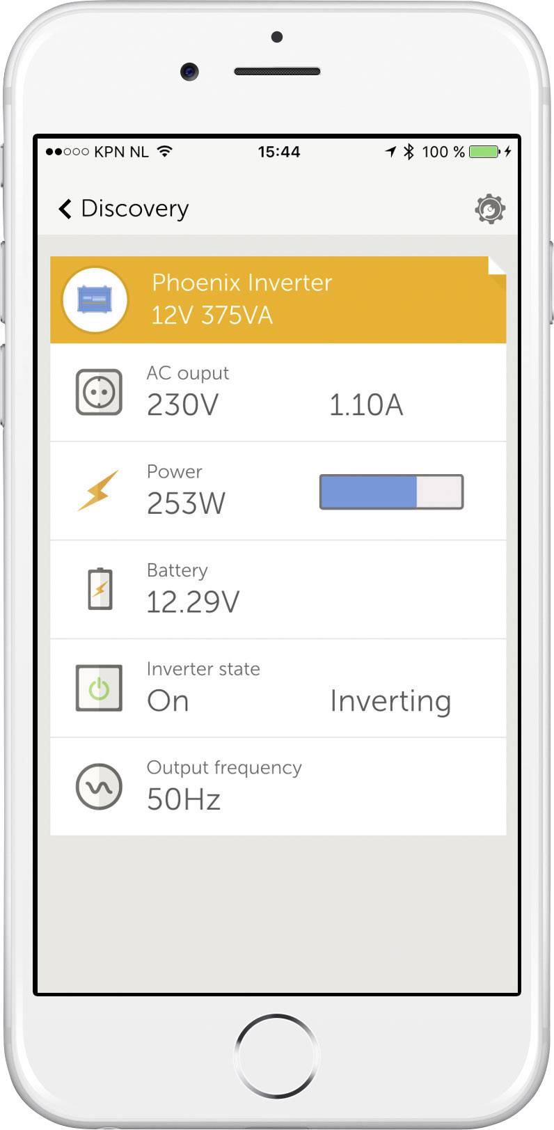 Smartphone-Anzeige der Phoenix Inverter-App. Details: Ausgang 230V, 1.10A, 275W Leistung, Batterie 12.29V, Modus: Invertierung, Frequenz: 50Hz.