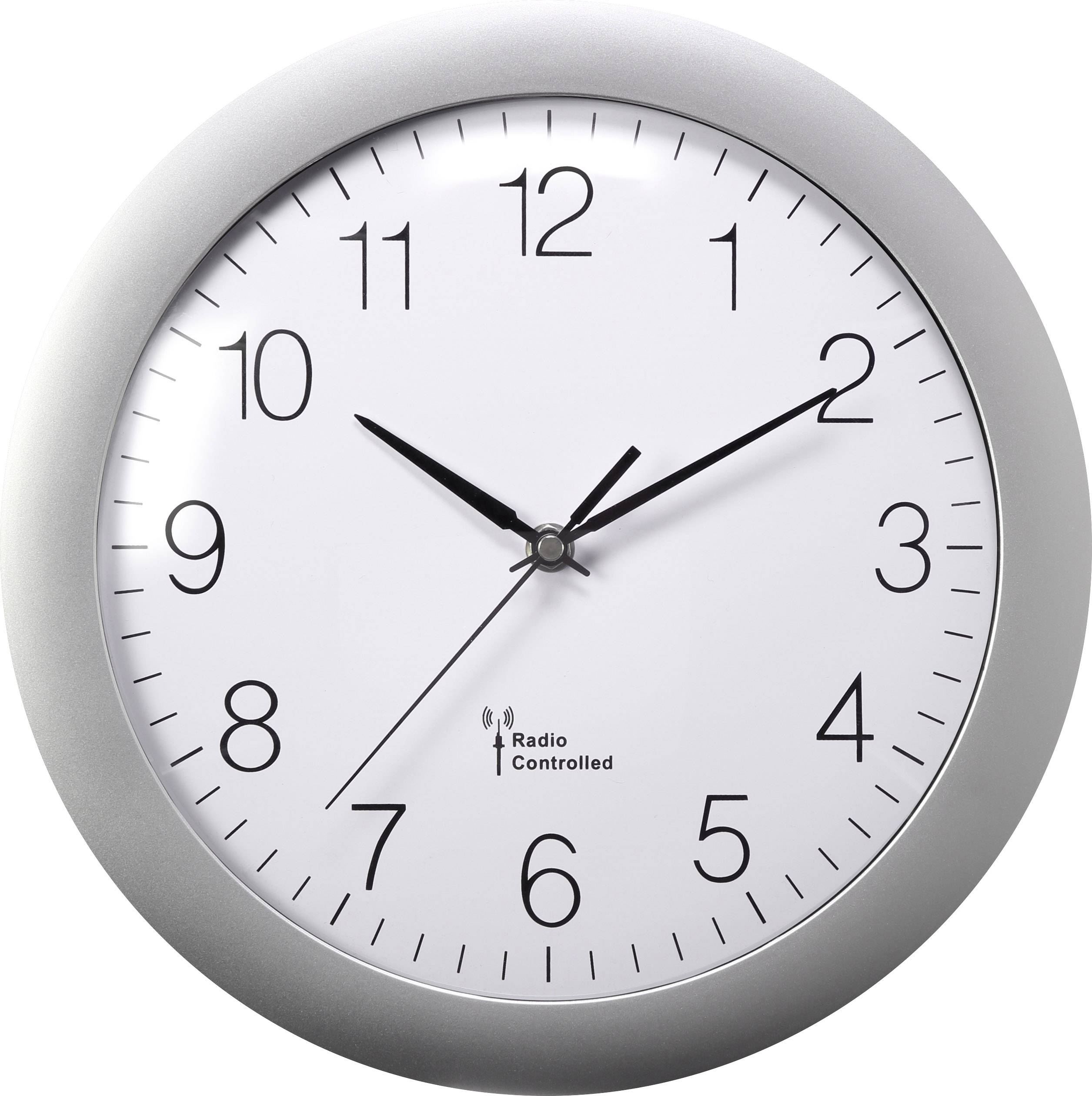 Eine silberne analoge Funk-Wanduhr mit schwarzen Zeigern zeigt 10:10 Uhr an. Die Zahlen sind klar und gut lesbar.