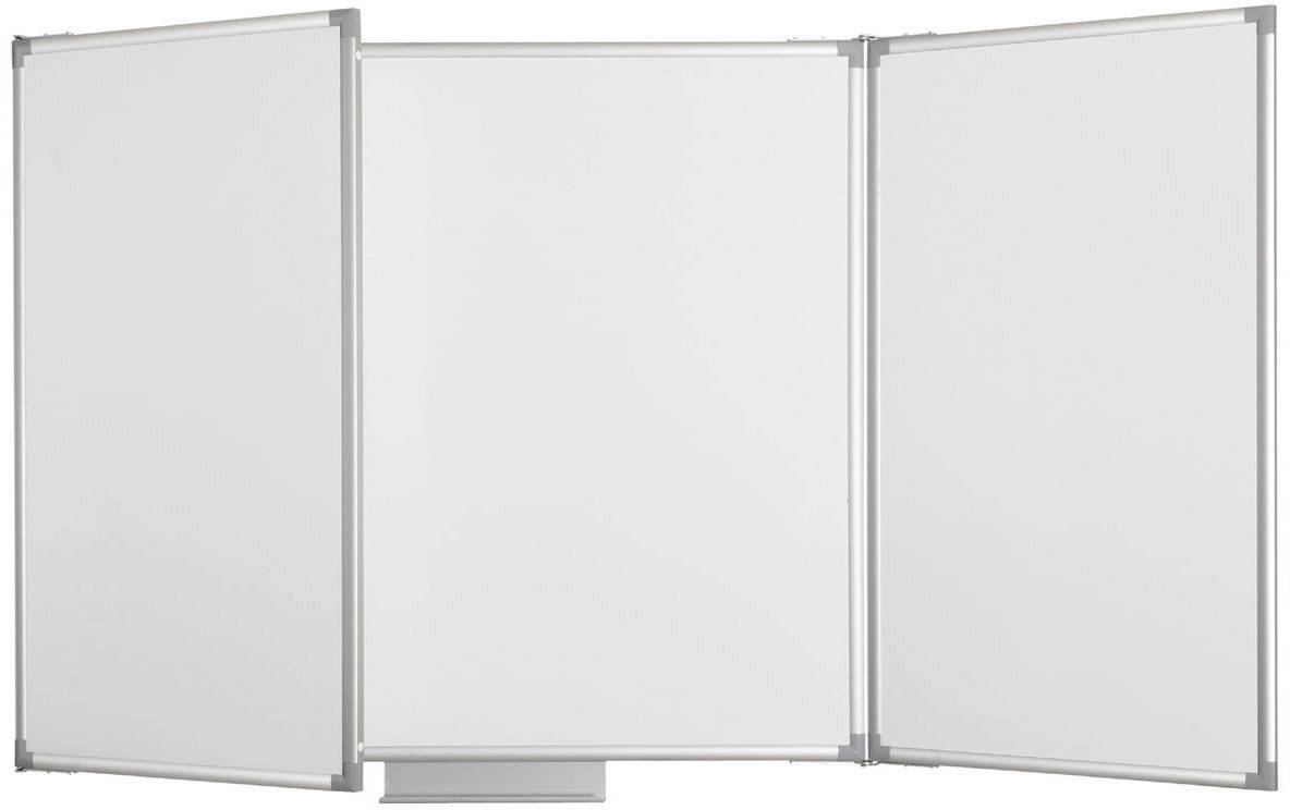Dreiflügelige, weiße Tafel in geöffneter Position. Ideal für Präsentationen oder Unterricht, bietet erweiterte Schreibfläche.