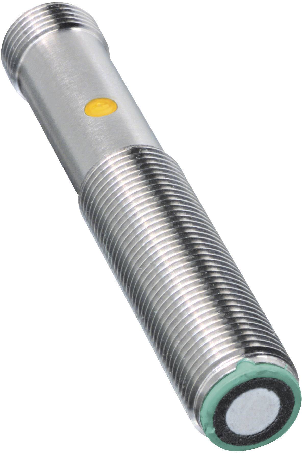 Ein zylindrischer, metallischer Sensor mit Gewinde und leuchtend gelbem Markierungspunkt auf der Seite und einer grünen Endkappe.