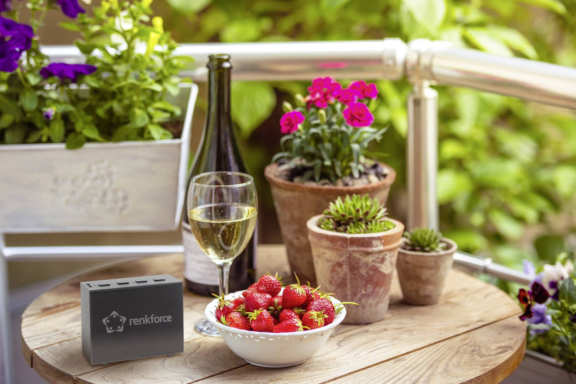 Renkforce BlackBox1 Bluetooth® Lautsprecher Freisprechfunktion, AUX Schwarz