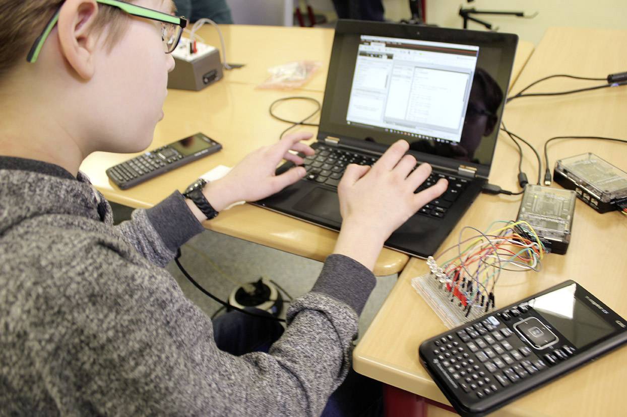 Texas Instruments TI-Innovator™ Hub Programmierbares I/O-Modul