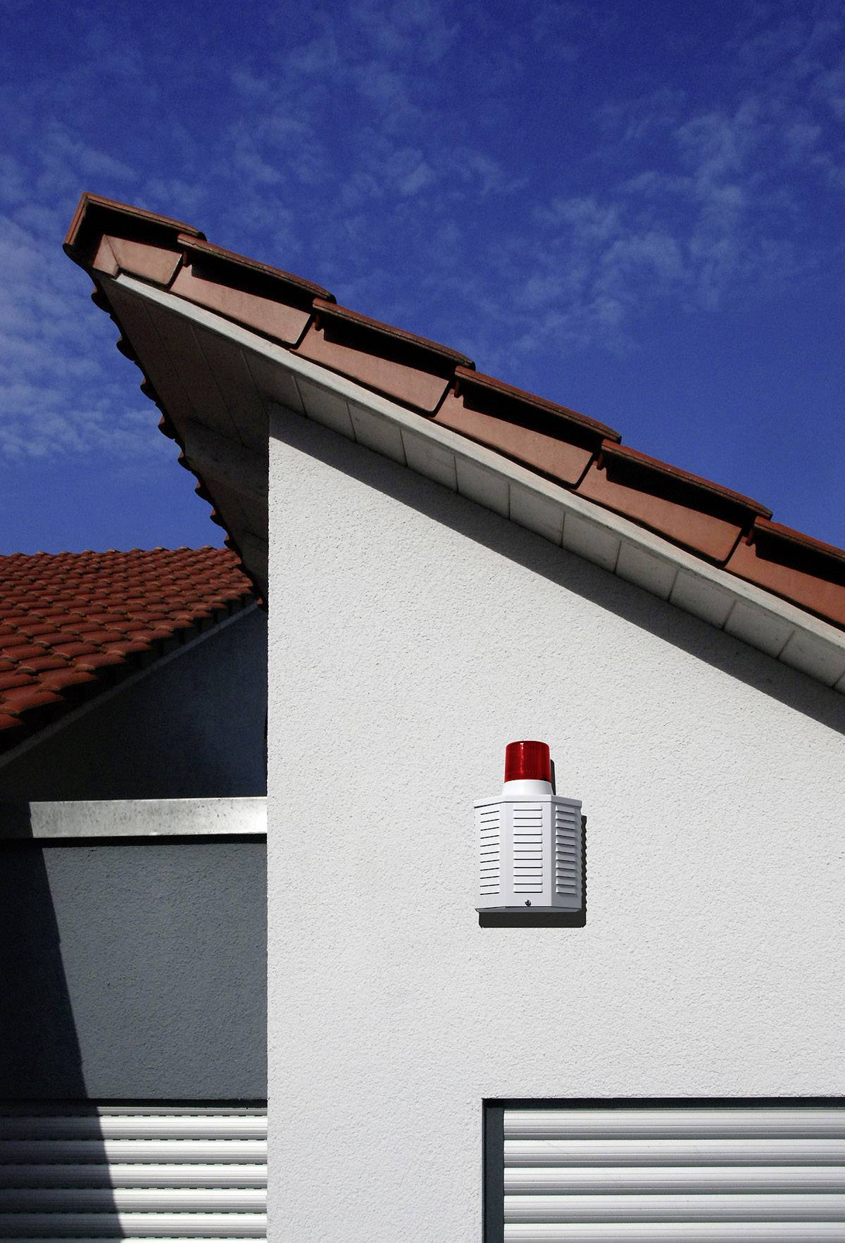 PENTATECH 33111 Leergehäuse für Alarmsirene oder Blitzleuchte Außenbereich