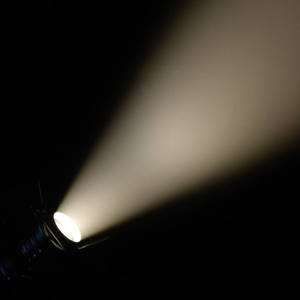 Cameo Theaterscheinwerfer TS 40 WW Warmweiß 40W Stufenloser Zoom, inkl. Farbfilter, inkl. Stroboskop