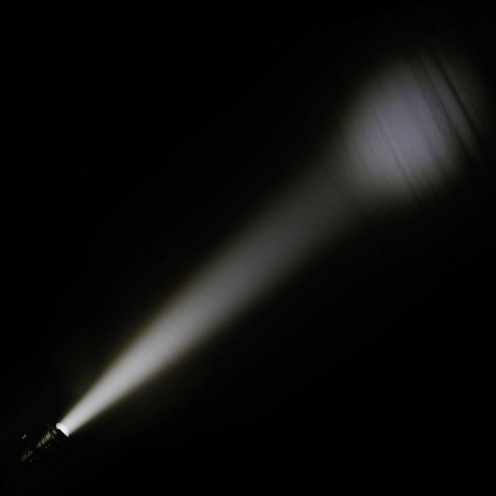 Cameo Theaterscheinwerfer TS 60W RGBW RGBW 60W Stufenloser Zoom, inkl. Farbfilter, inkl. Stroboskop