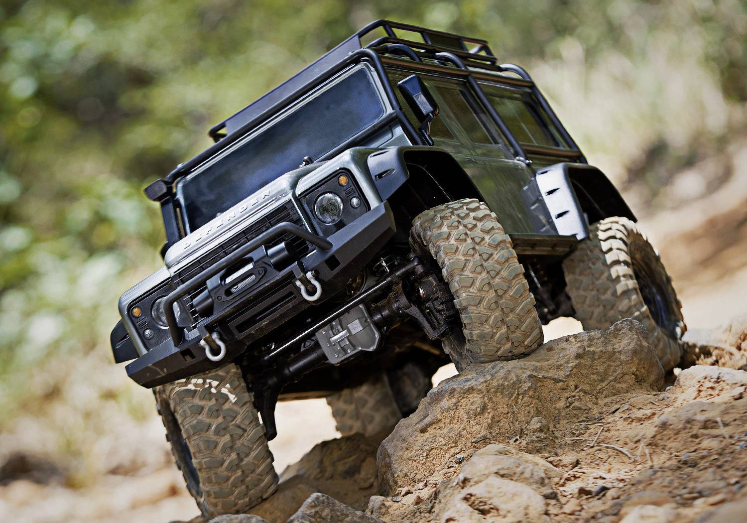 Traxxas Landrover Defender Brushed RC Modellauto Elektro Crawler Allradantrieb (4WD) RtR 2,4 GHz