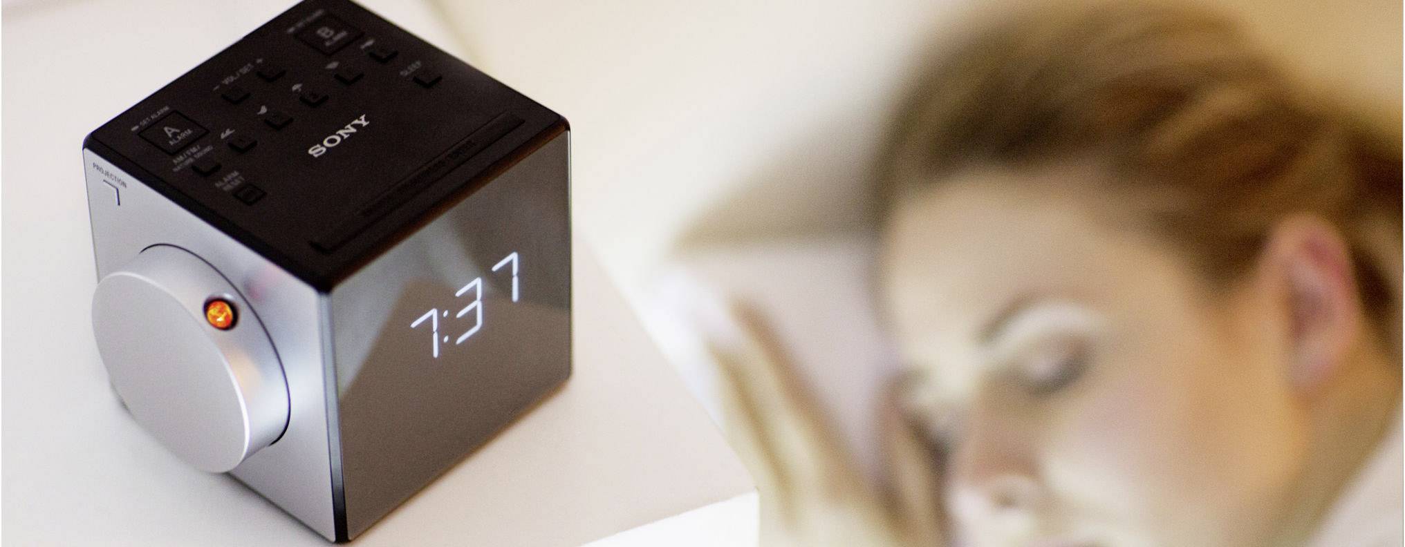 Sony ICF-C1PJ Radiowecker UKW USB Akku-Ladefunktion Silber