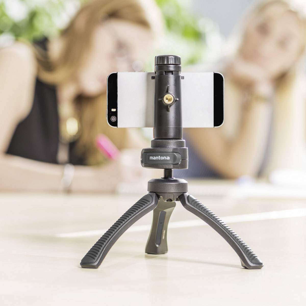 Mantona Gaia Tischstativ 1/4 Zoll Arbeitshöhe=13 cm Grau Wasserwaage, inkl. Handschlaufe