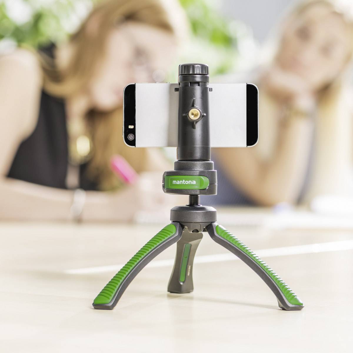 Mantona Gaia Tischstativ 1/4 Zoll Arbeitshöhe=13 cm Grün Wasserwaage, inkl. Handschlaufe