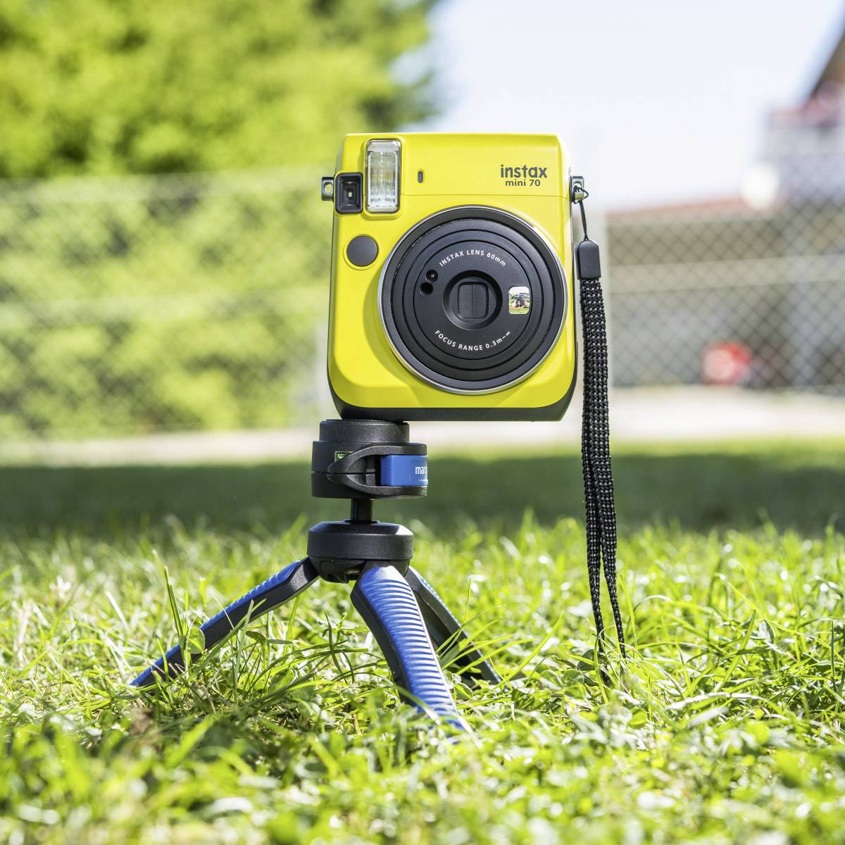 Mantona Gaia Tischstativ 1/4 Zoll Arbeitshöhe=13cm Blau Wasserwaage, inkl. Handschlaufe