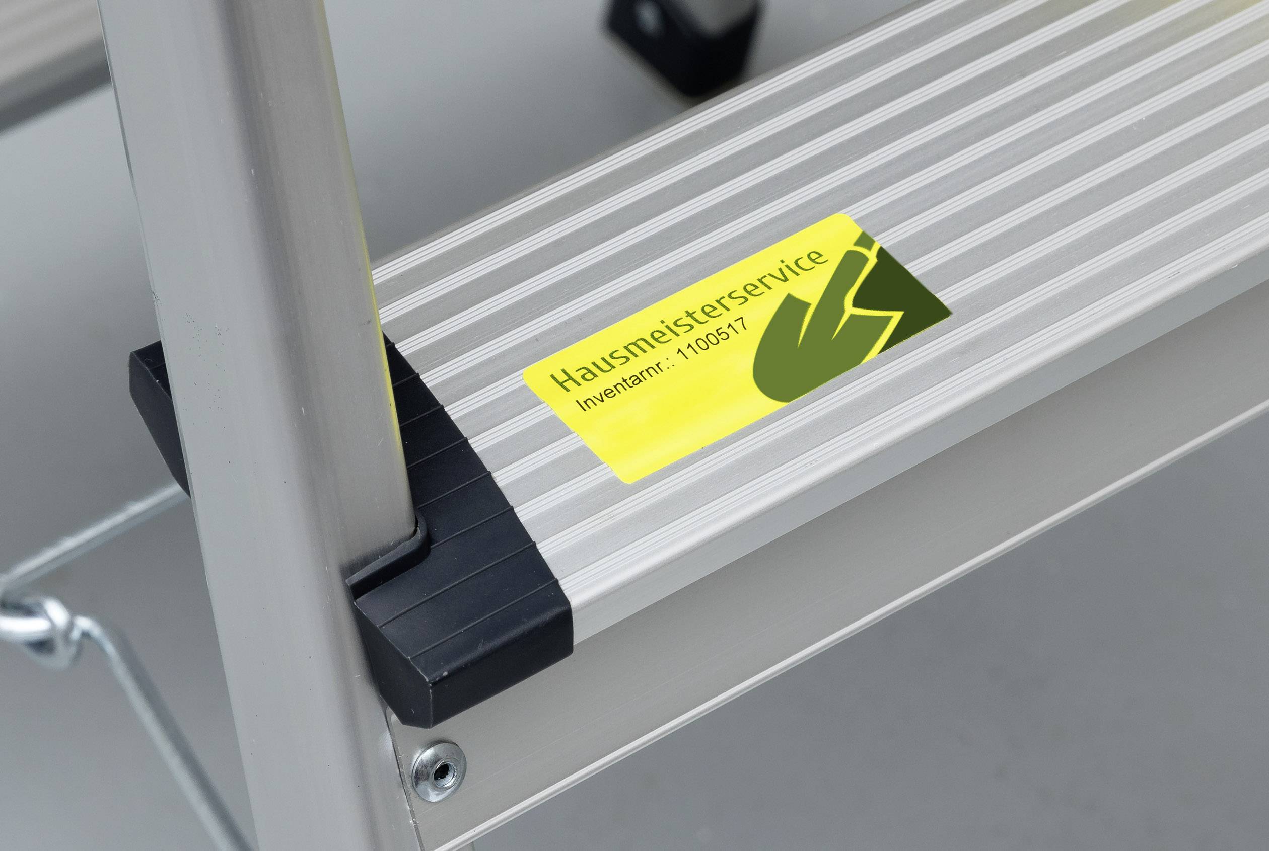 Avery-Zweckform L6127-8 Wetterfeste Etiketten 99.1 x 139 mm Polyester-Folie Gelb 32 St. Permanent haftend Farblaserdrucker, Laserdrucker