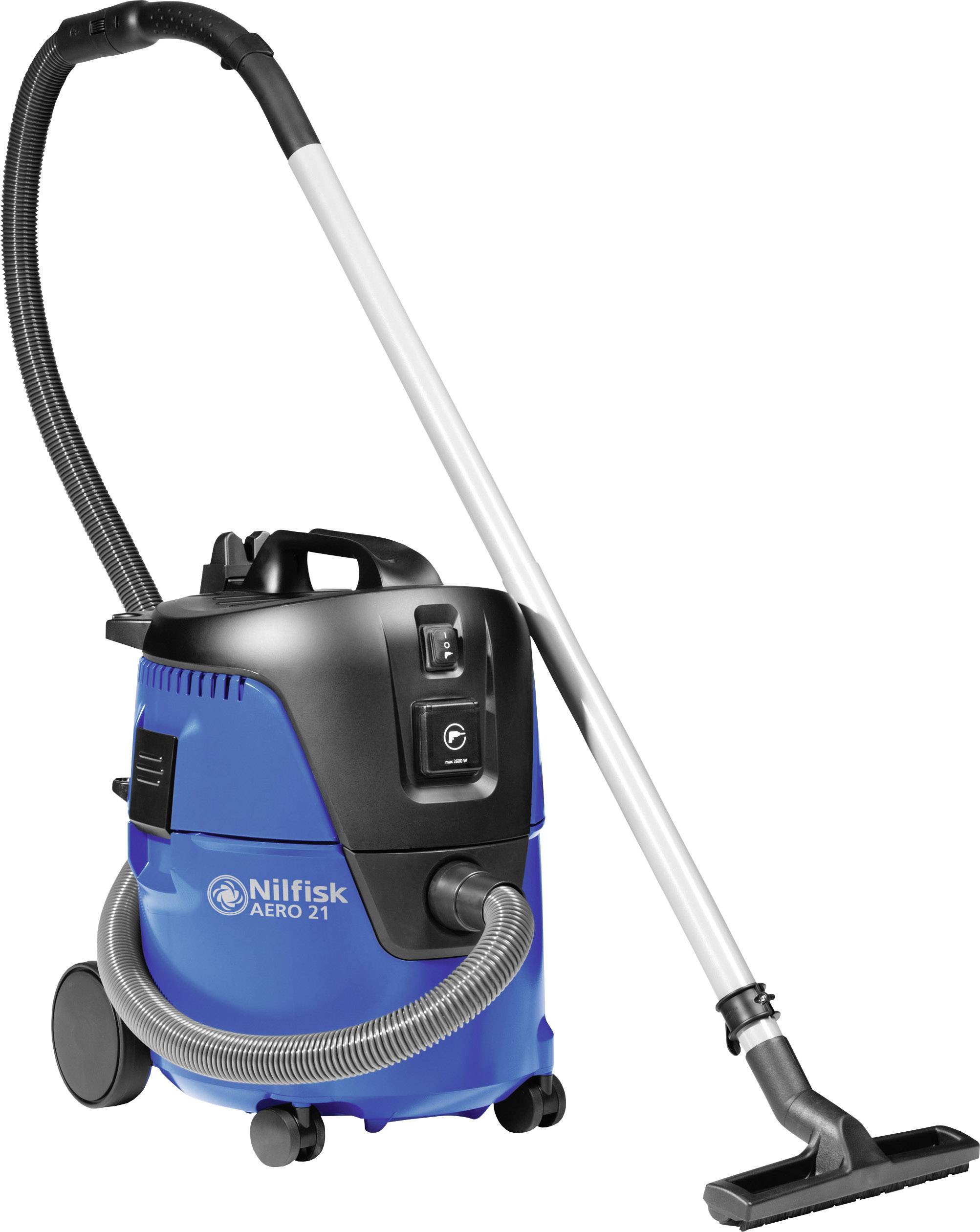 Ein blauer Staubsauger mit schwarzem und silbernem Schlauch sowie Rädern; markiert mit 'Nilfisk Aero 21'.