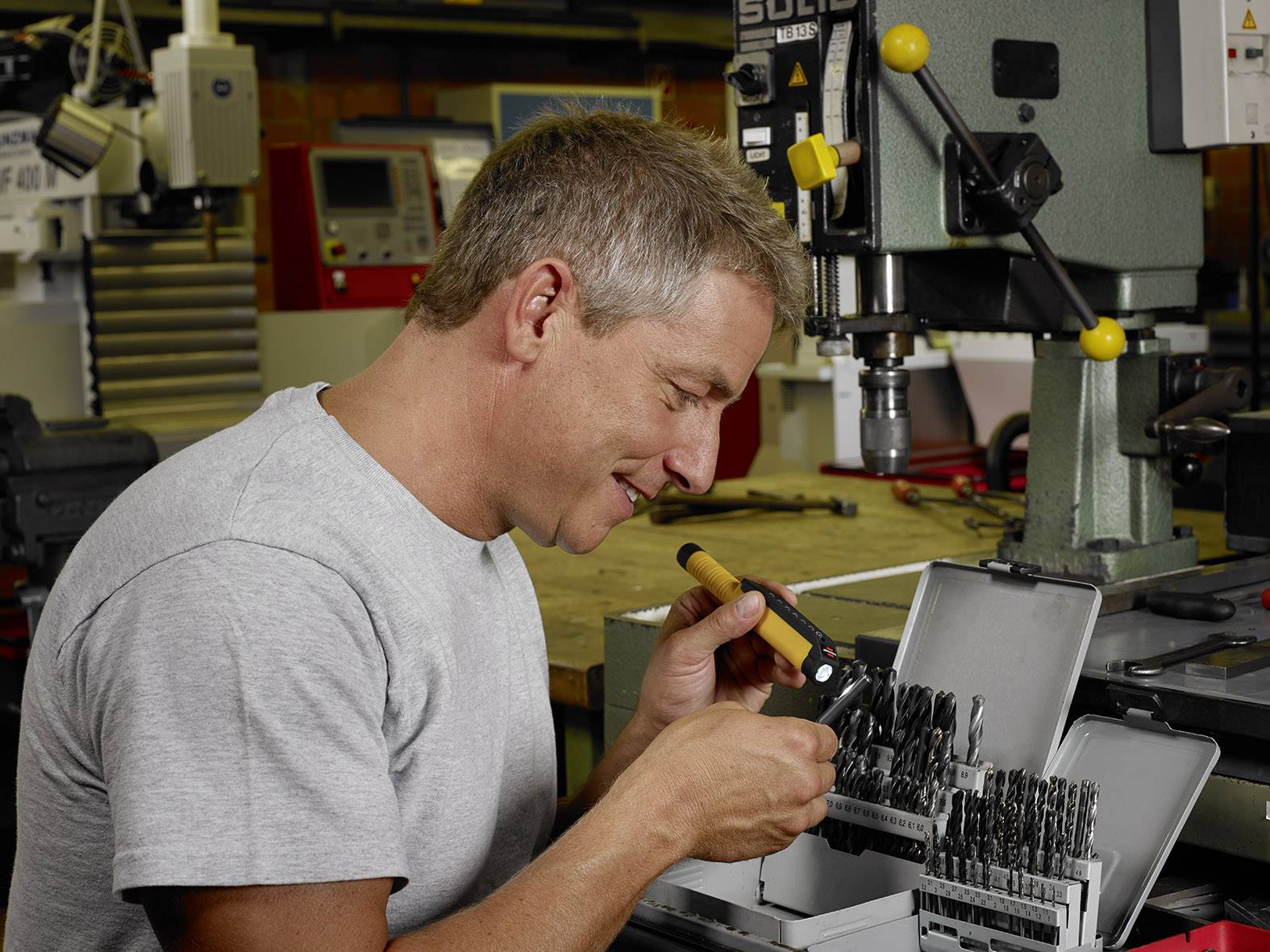 Brennenstuhl LED Arbeitsleuchte, Taschenlampe 200 lm 1175890