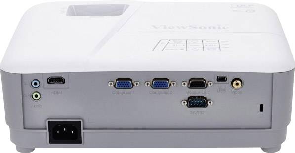 Der Beamer zeigt die Rückseite mit mehreren Anschlüssen, darunter HDMI, VGA und USB. Zum Anschluss externer Geräte wie Computer und Audio.