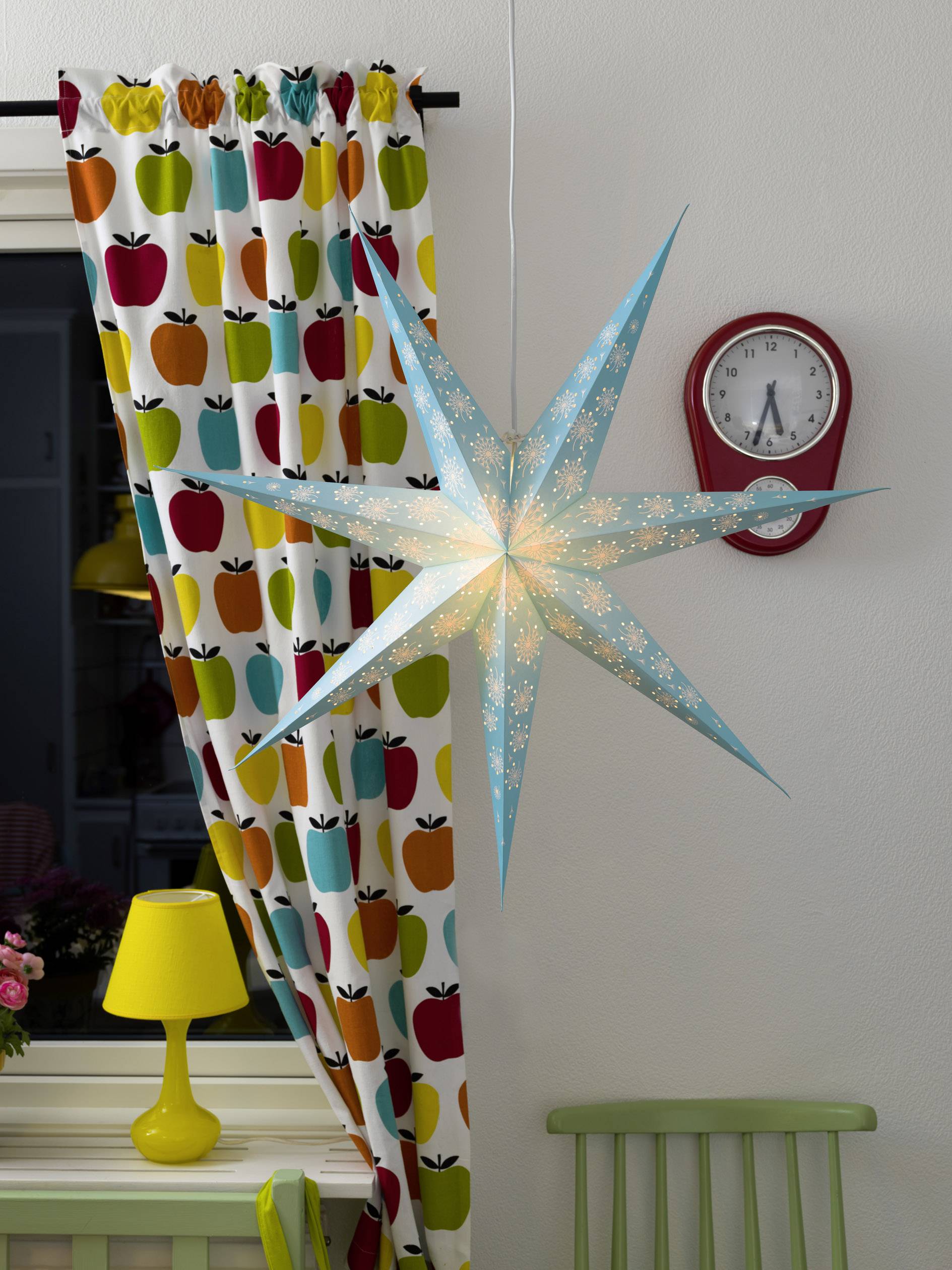 Konstsmide 2933-420 Weihnachtsstern Glühlampe, LED Blau mit ausgestanzten Motiven, mit Schalter