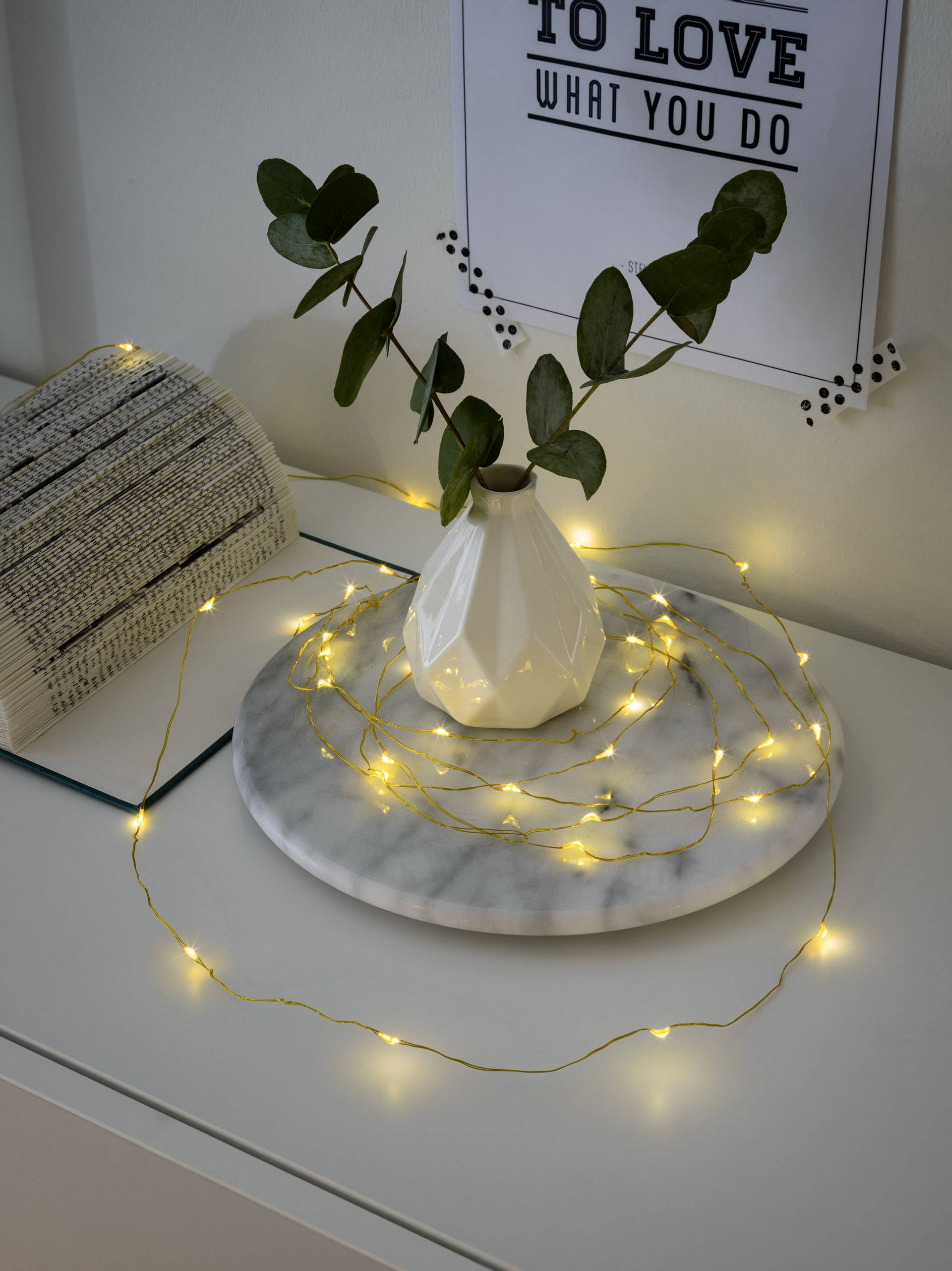 Konstsmide 1461-180 Micro-Lichterkette Innen batteriebetrieben Anzahl Leuchtmittel 40 LED Warmweiß Beleuchtete Länge: 3.9 m Timer