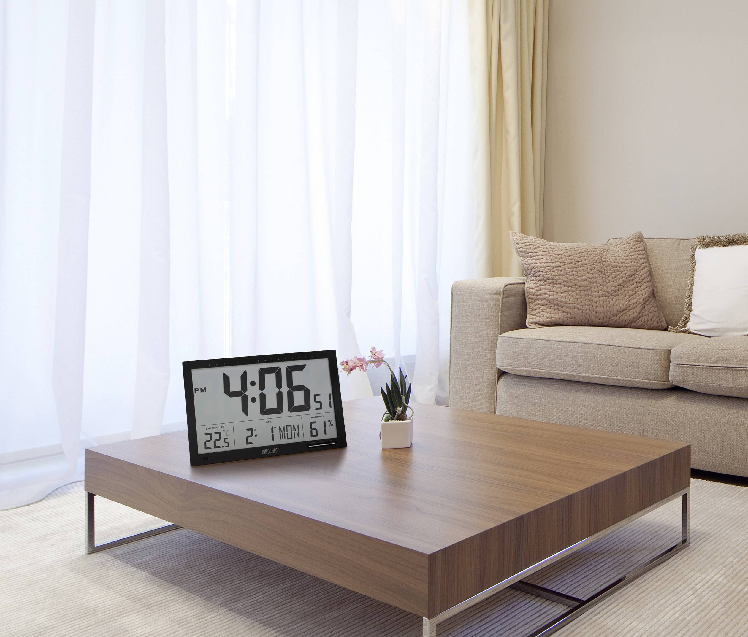 Eurochron EFWU Jumbo 100 Funk Wanduhr 370mm x 230mm x 30mm Schwarz