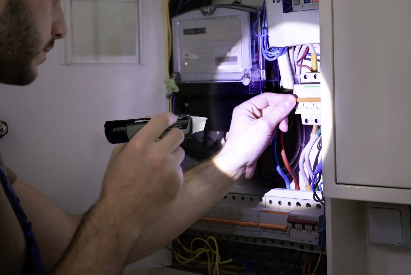 VOLTCRAFT MS-540 Berührungsloser Spannungsprüfer CAT IV 1000V LED, Akustik, Vibration