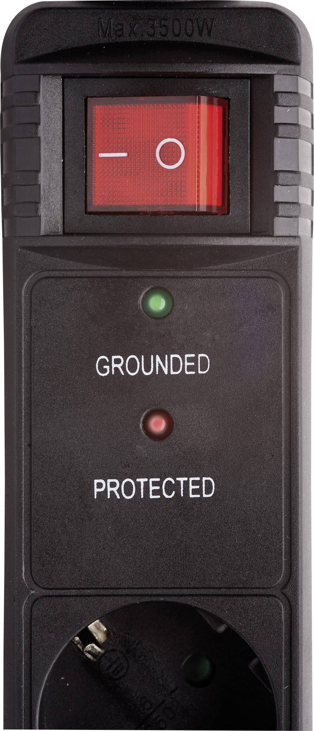 Eine schwarze Steckdosenleiste mit einem roten Ein-/Ausschalter oben. Darunter sind zwei Lämpchen: 'Grounded' (grün) und 'Protected' (rot).