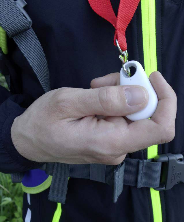 pe-SOS pe-SOS Outdoor Sicherheitsknopf für Smartphones LITE Notfallknopf