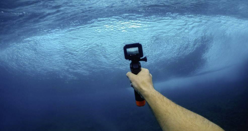 GoPro HERO 7 BLACK inkl. Super Suit und Handgriff Action Cam Full-HD, Wasserfest, Touch-Screen, 4K