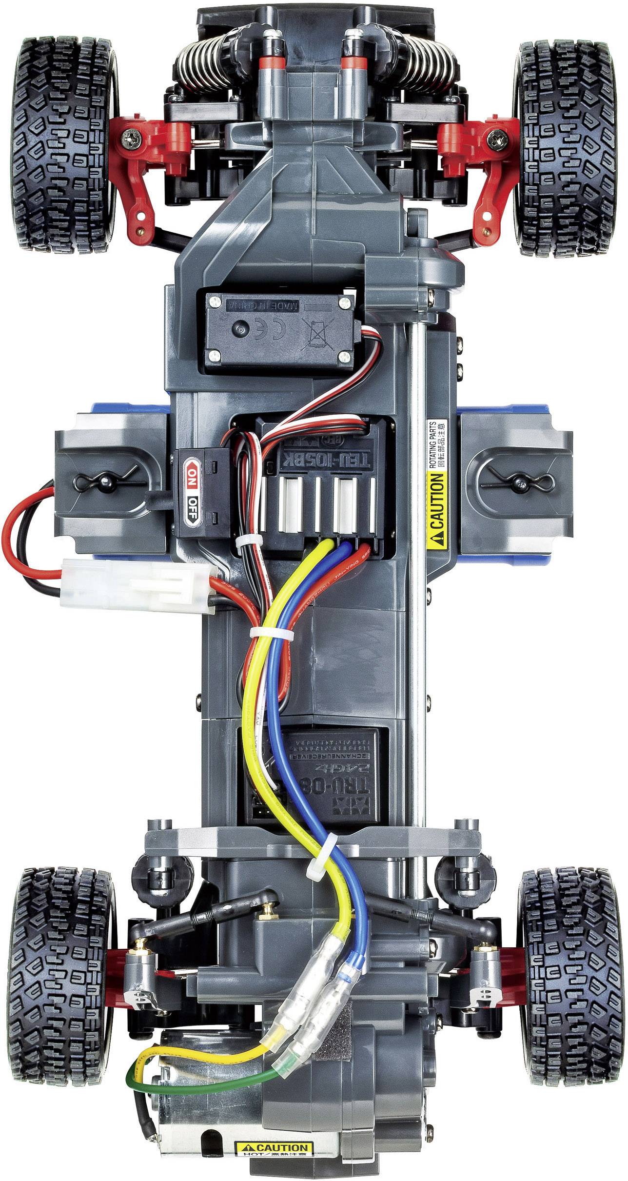 RC-Auto-Chassis von unten betrachtet. Zeigt Motor, Kabel und Aufhängung. Ideal für Modellbau-Enthusiasten, um Innenstruktur zu sehen.