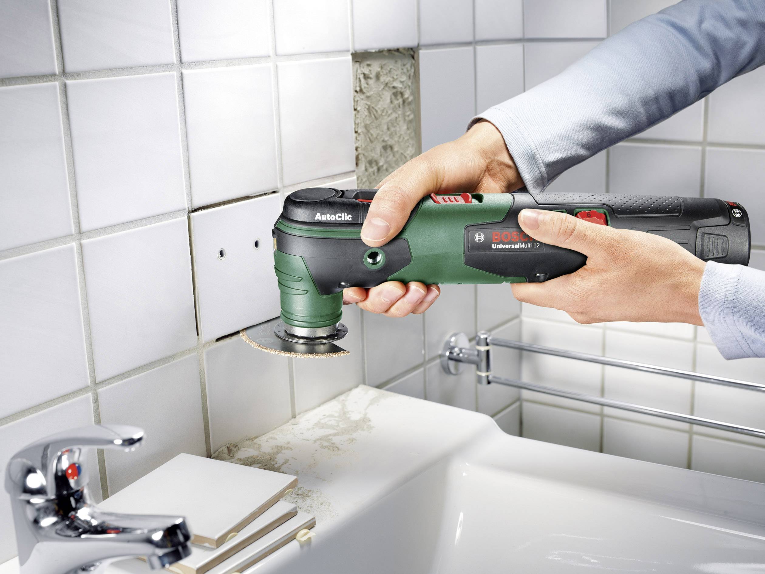 Bosch Home and Garden UniversalMulti 12 0603103001 Multifunktionswerkzeug inkl. Akku, inkl. Koffer 12 V 2.5 Ah Anzahl mitgelieferte Akkus 1