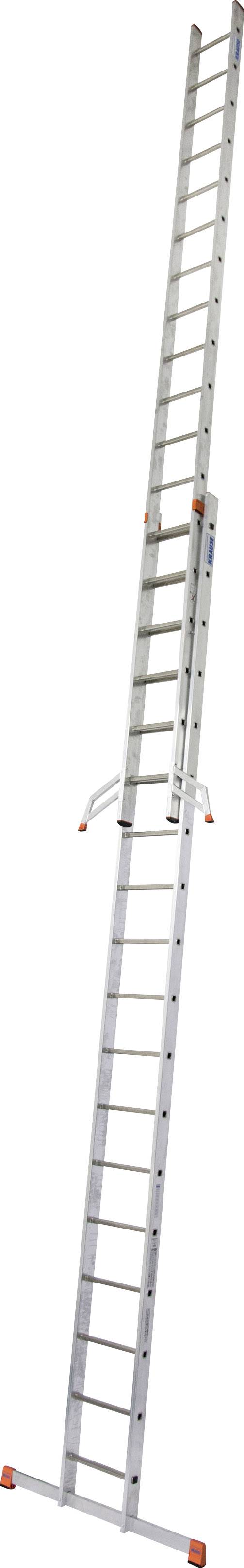 Aluminium-Teleskopleiter ausgefahren, freistehend mit rutschfesten Endkappen und Verstrebungen.