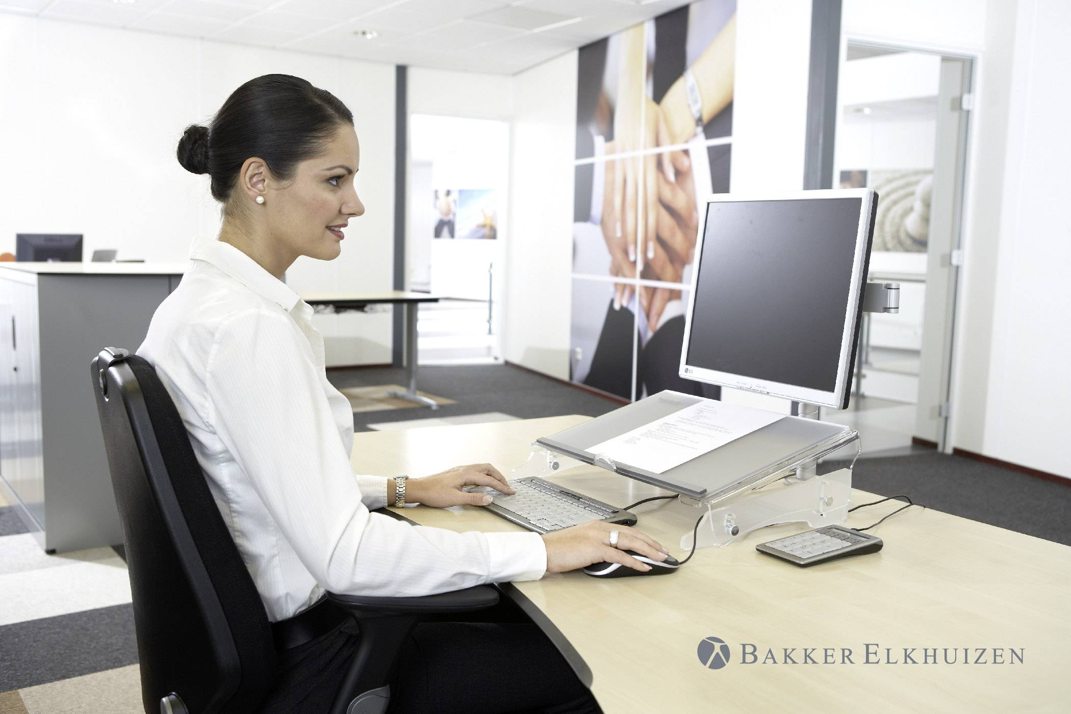 BakkerElkhuizen Q-riser 130 Monitor-Erhöhung Höhen-Bereich: 6 bis 14 cm Transparent