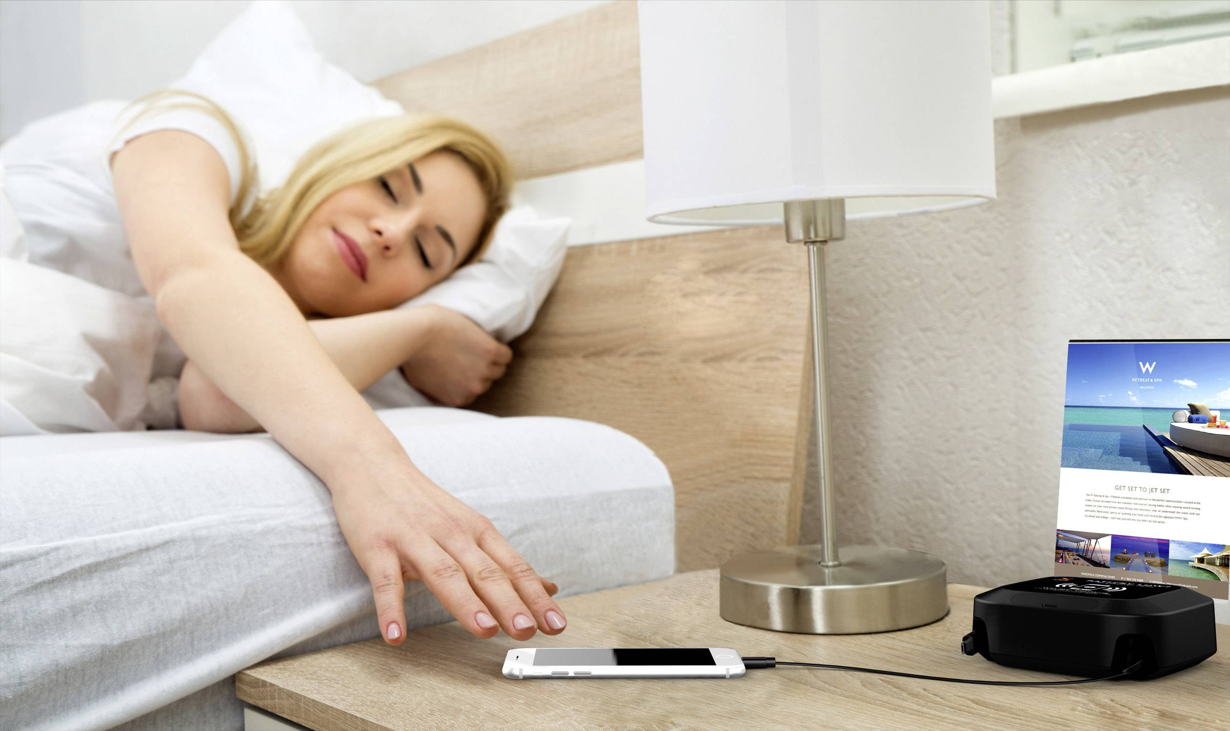 Xtorm by A-Solar Induktions-Ladegerät 2100 mA Table Top BU106  Ausgänge Induktionslade-Standard, USB, Micro-USB-Stecker, Apple Lightning-Stecker Sch