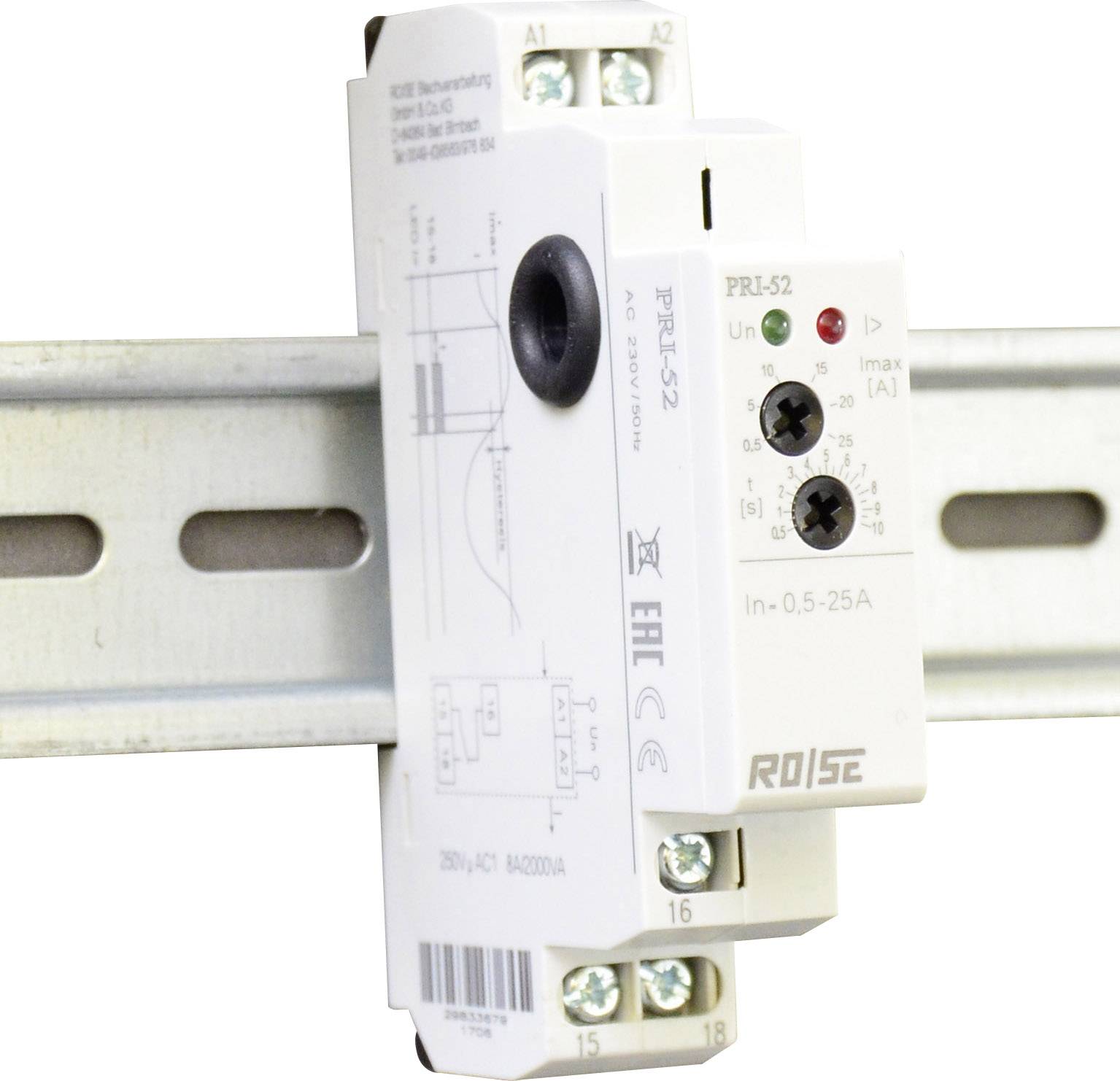 Ein elektronisches Schutzrelais, Modell PR-1-52, montiert auf einer DIN-Schiene. Es zeigt technische Details und Anschlüsse.