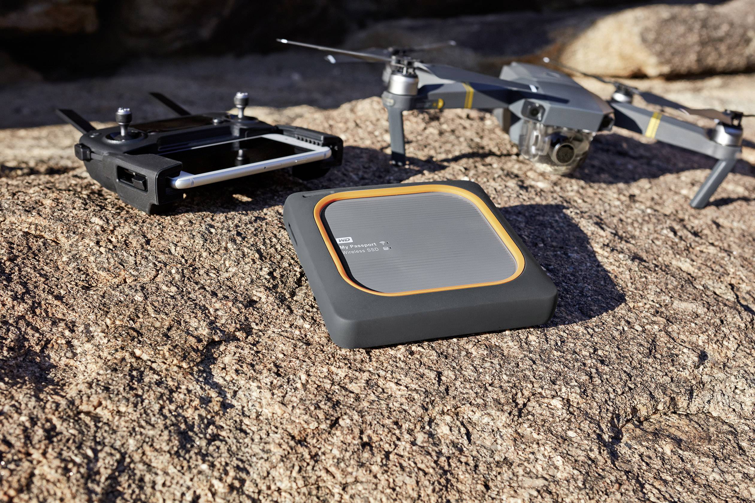 WD My Passport™ Wireless SSD 500 GB WLAN-SSD-Festplatte USB Host, USB 3.2 Gen 1 (USB 3.0), WLAN 802.11 b/g/n Grau  WDBAMJ5000AGY-EESN