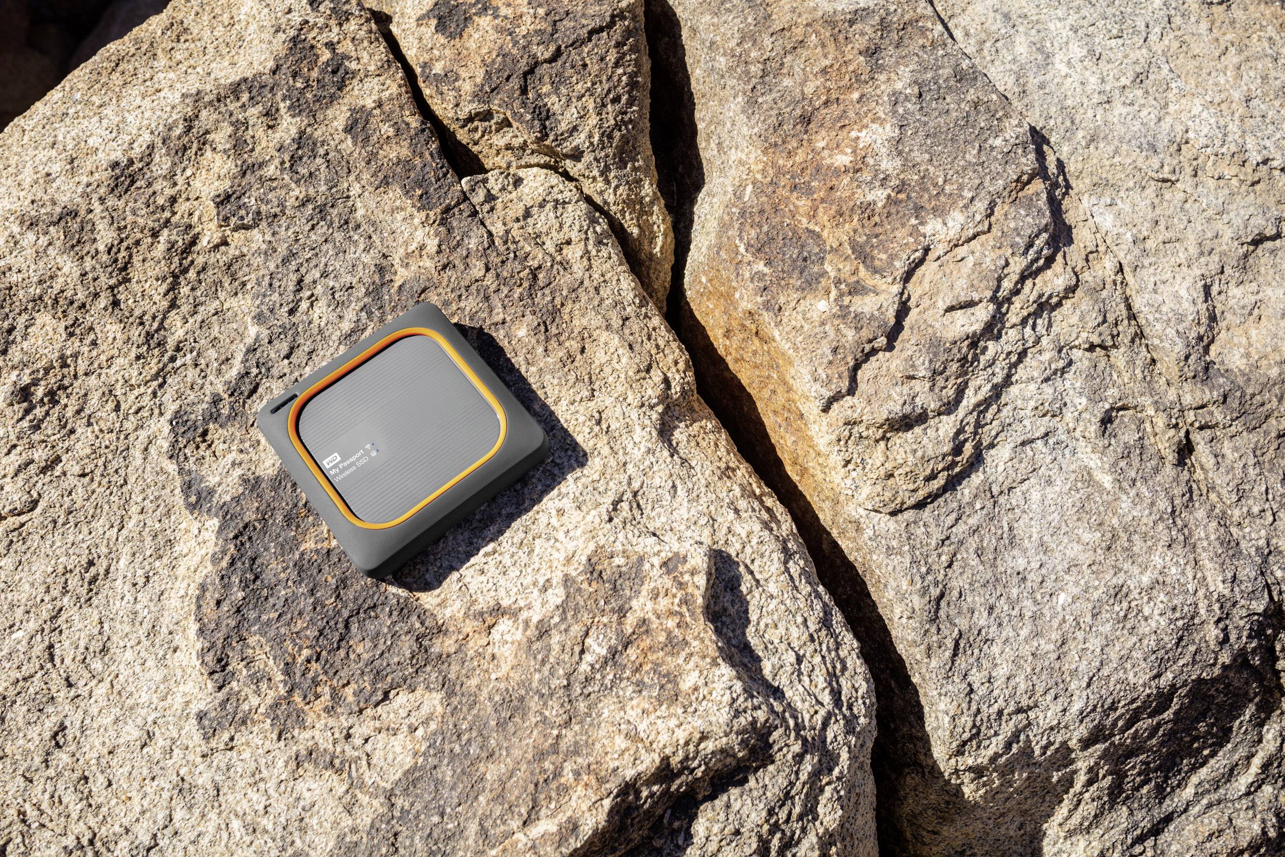 WD My Passport™ Wireless SSD 500 GB WLAN-SSD-Festplatte USB Host, USB 3.2 Gen 1 (USB 3.0), WLAN 802.11 b/g/n Grau  WDBAMJ5000AGY-EESN