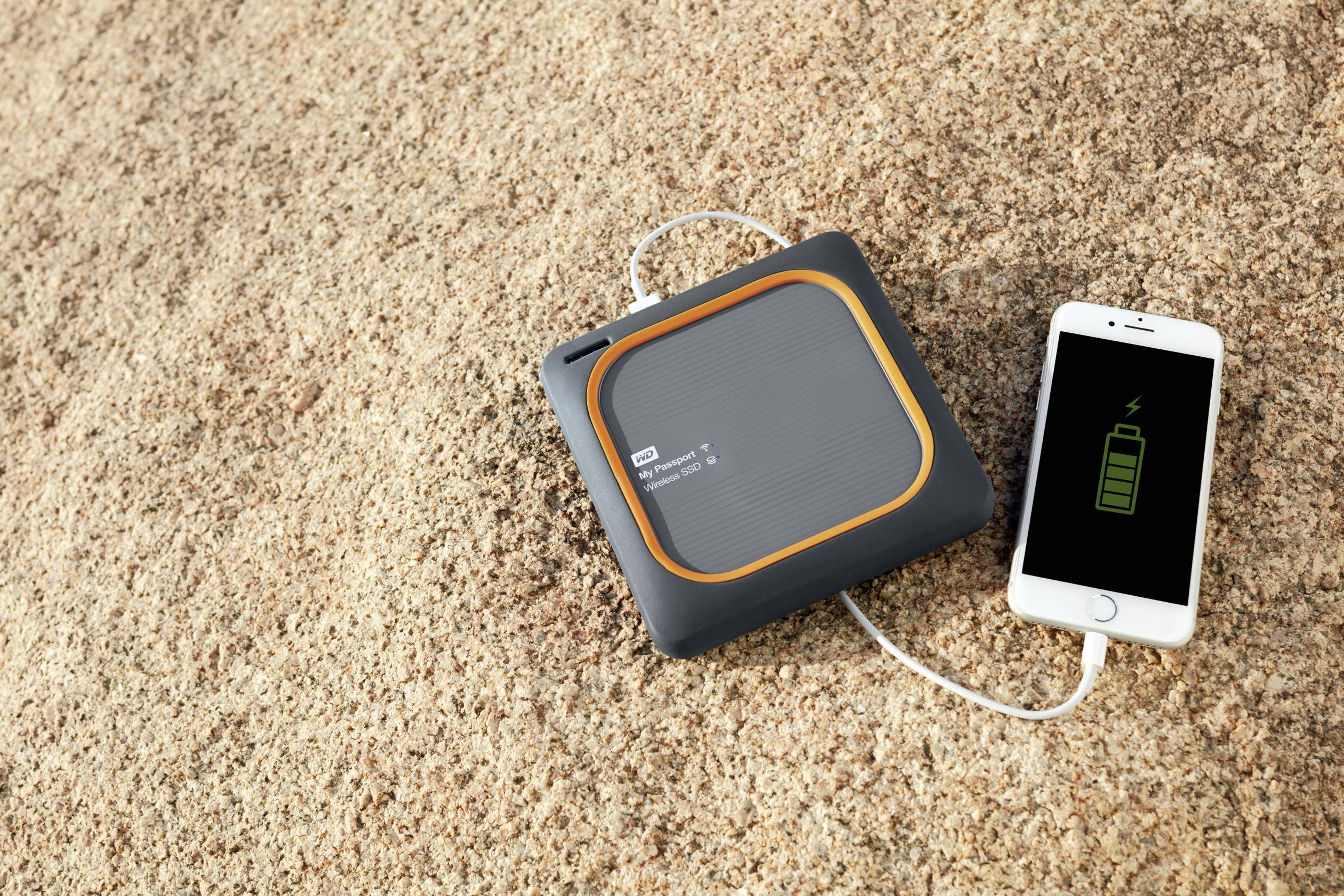 WD My Passport™ Wireless SSD 1 TB WLAN-SSD-Festplatte USB Host, USB 3.2 Gen 1 (USB 3.0), WLAN 802.11 b/g/n Grau  WDBAMJ0010BGY-EESN