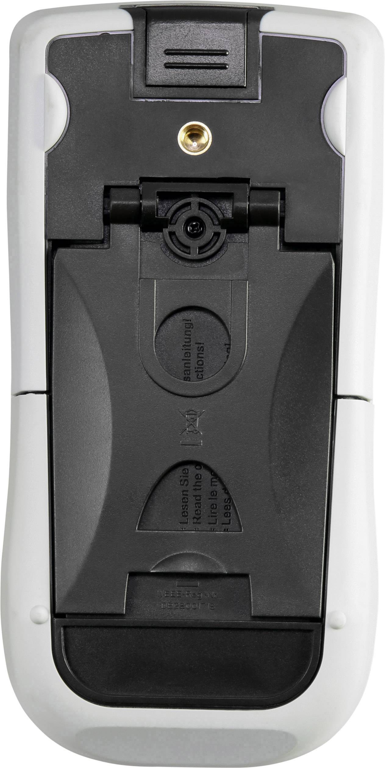 Rückseite einer Fernbedienung mit Batteriefach und einer goldenen Anschlussbuchse oben.